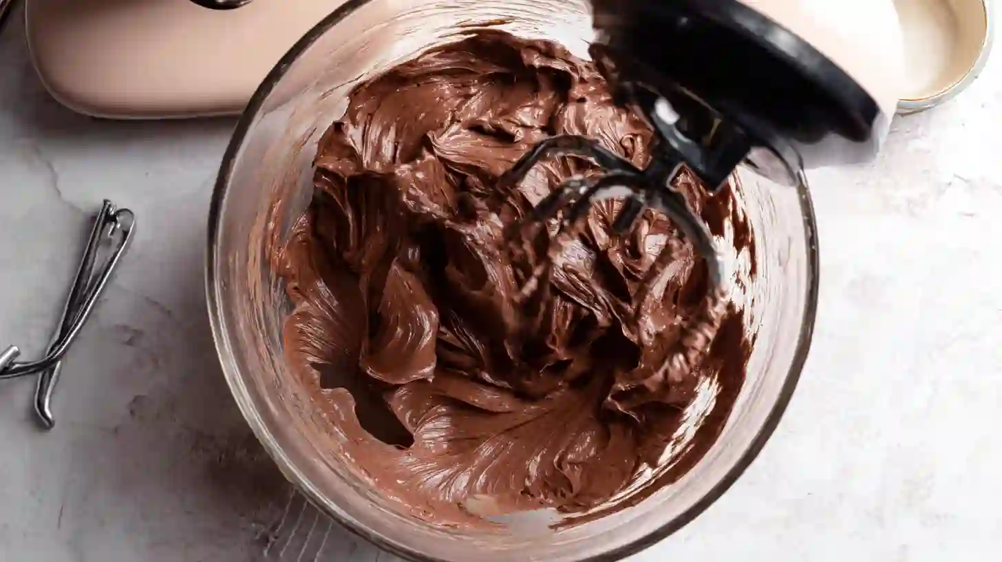 whipping-choco-filling whipping chocolate cheesecake filling in bowl