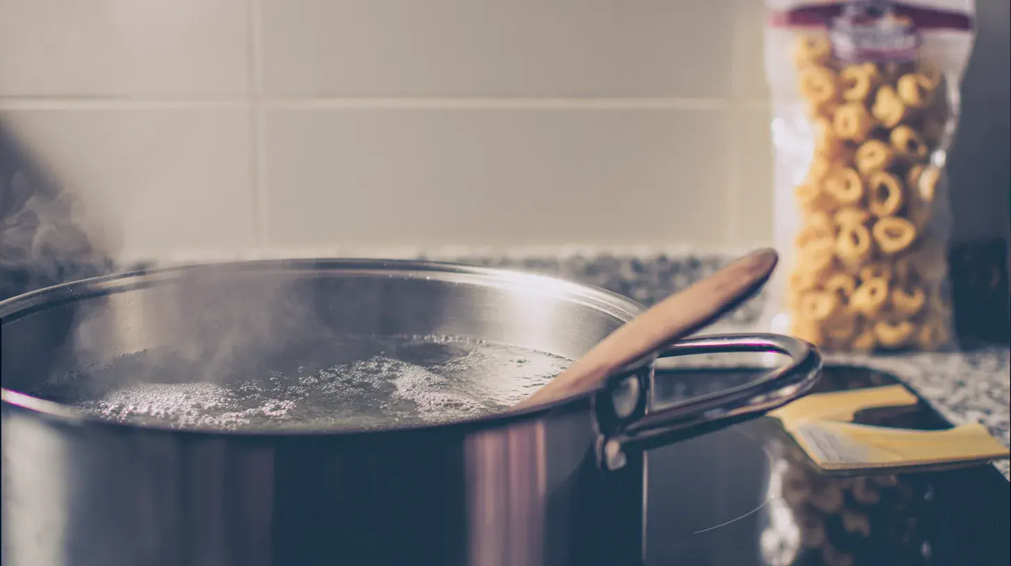 boil-water-tortellini-alfredo Boiling salted water for tortellini pasta