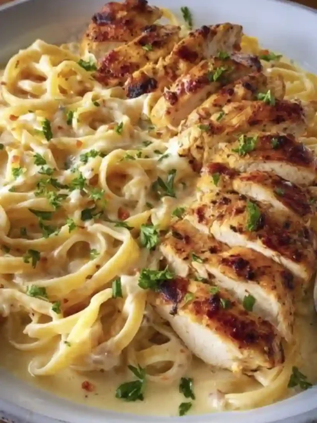 Creamy Mozzarella Chicken Linguine in Garlic Cajun