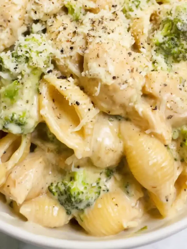 Crockpot Chicken and Broccoli Mac and Cheese