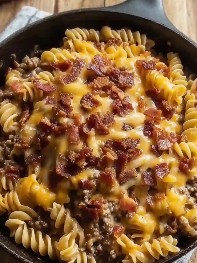 Loaded Bacon Cheeseburger Pasta Skillet