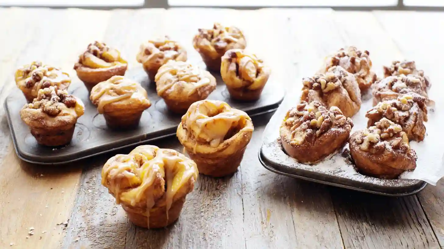 peach-pie-cruffins-variations Three variations of Peach Pie Cruffins – classic peach pie muffins, mini cruffins for parties, and bourbon pecan peach pastries.